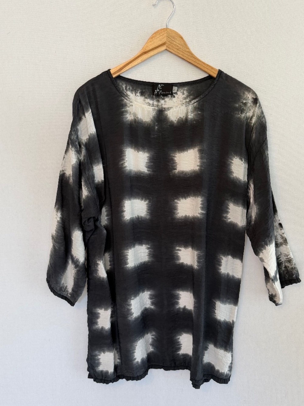 FENINI Women’s Large Dark Gray & White Color Block 3/4 Sleeve Tunic Top